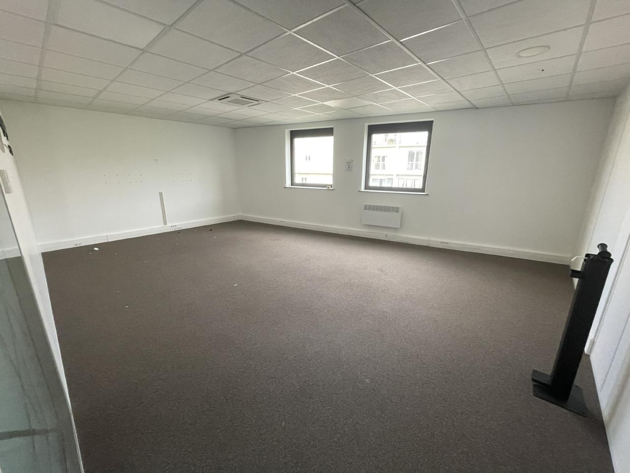 Bureau Lognes 3070m² Location bureau Lognes Seine-et-Marne OLBUR2422542 1